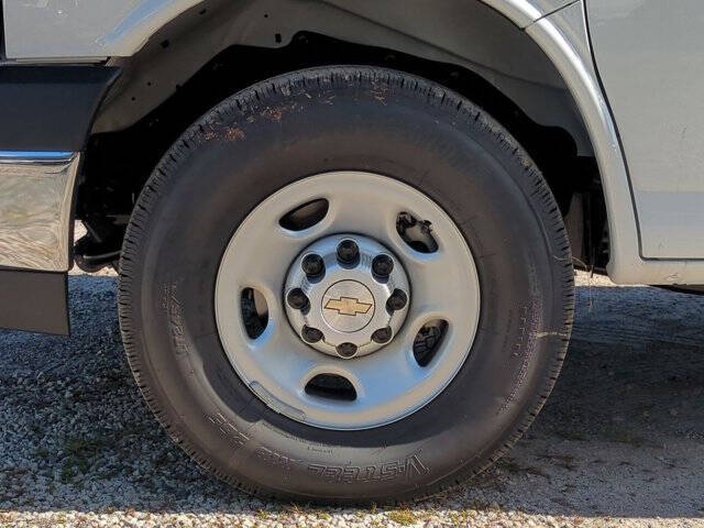 2025 Chevrolet Express 2500