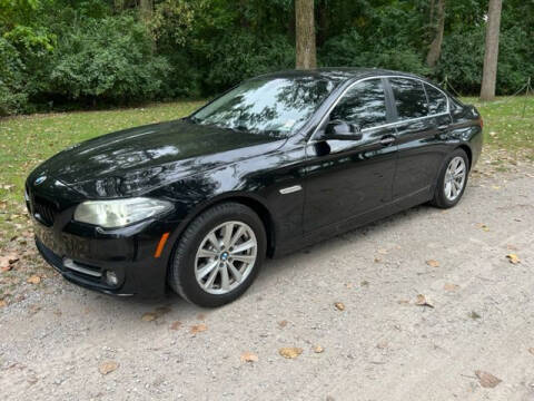 2015 BMW 5 Series for sale at The Car Mart in Milford IN