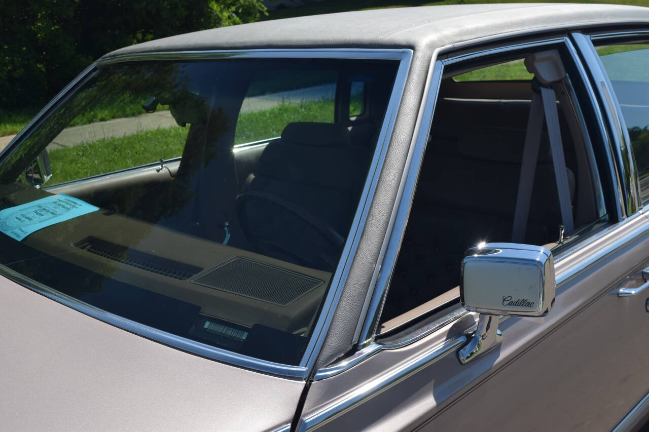1991 Cadillac Brougham 98