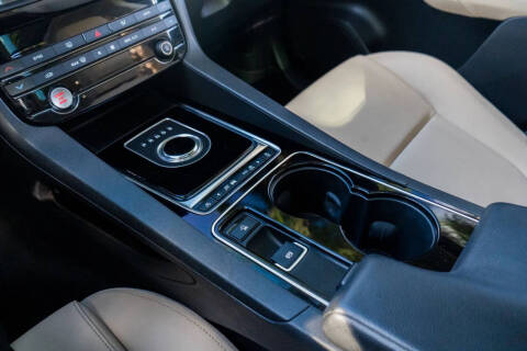 2017 Jaguar F-PACE 35t Premium