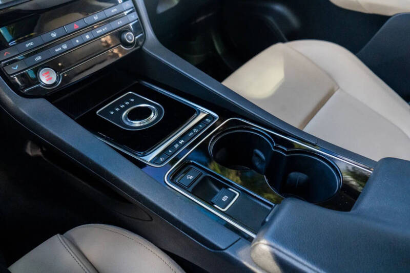 2017 Jaguar F-PACE 35t Premium