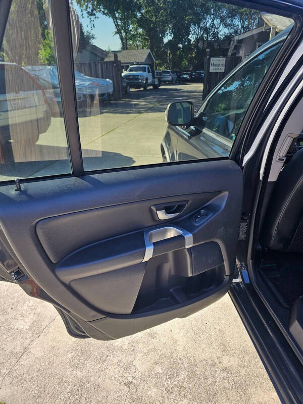 2011 Volvo XC90 3.2