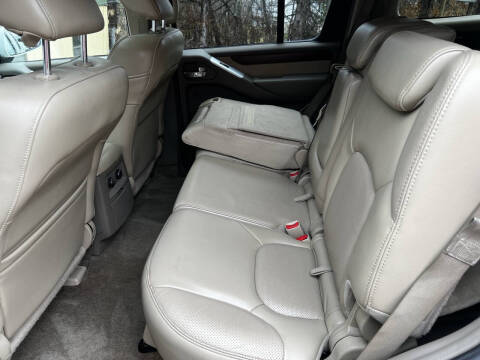 2010 Nissan Pathfinder LE