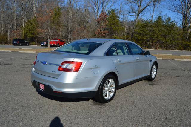 2011 Ford Taurus SEL