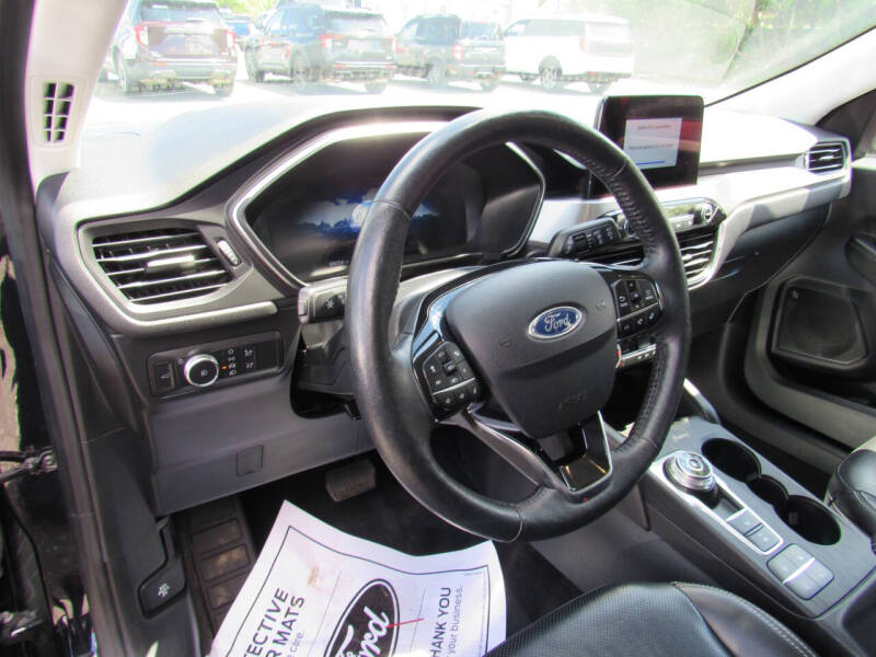 2021 Ford Escape Titanium
