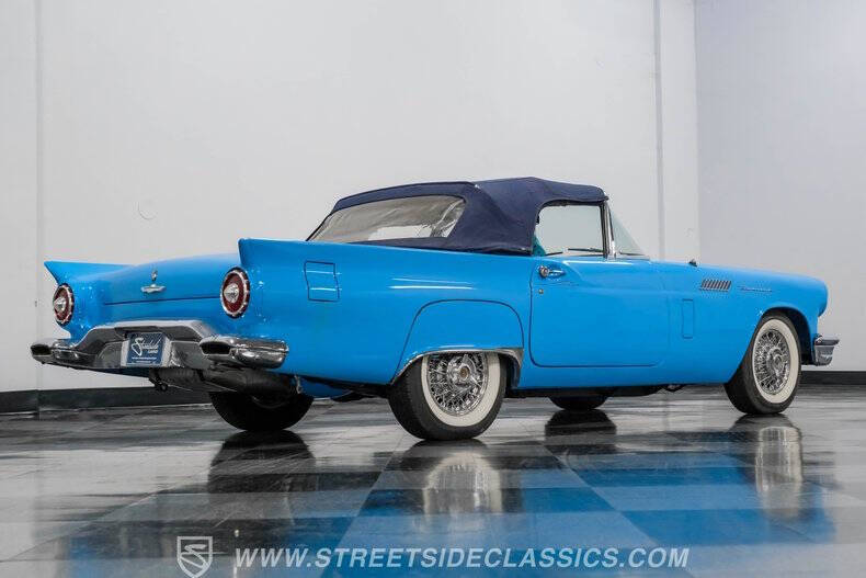 1957 Ford Thunderbird