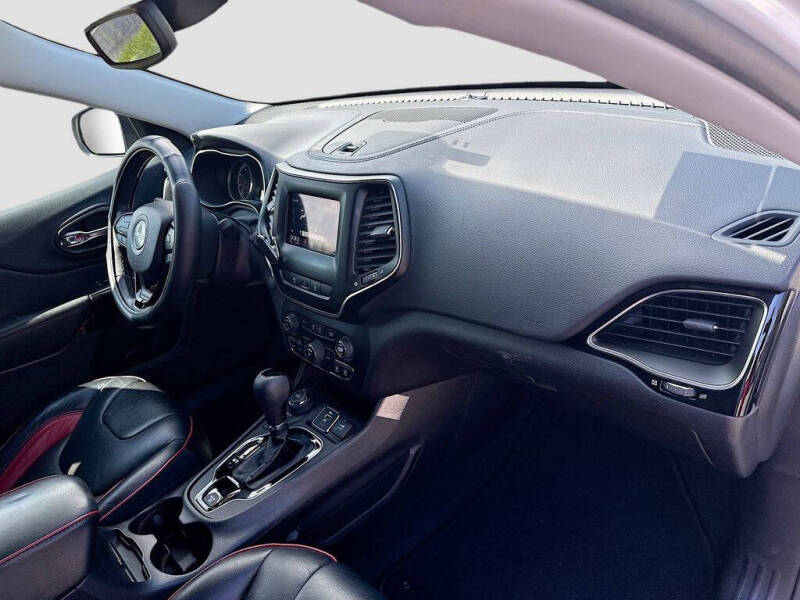 2021 Jeep Cherokee Altitude