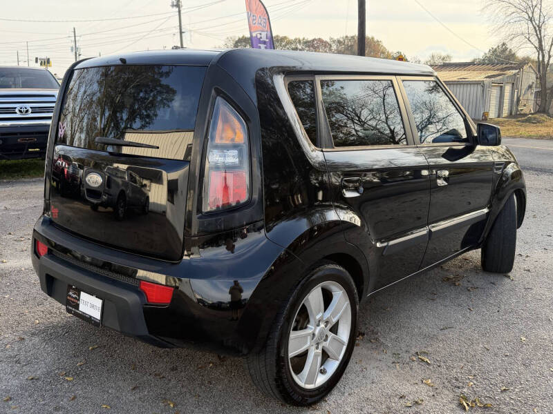 2010 Kia Soul +