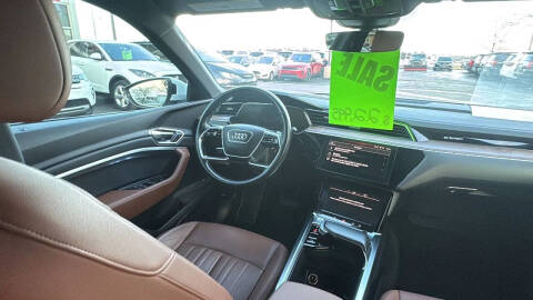 2019 Audi e-tron quattro Premium Plus