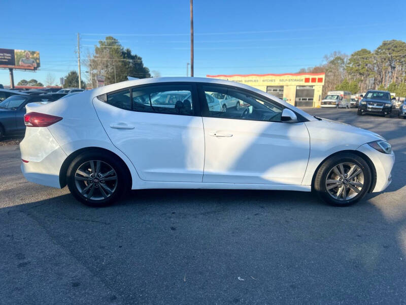 2018 Hyundai Elantra Value Edition photo 4