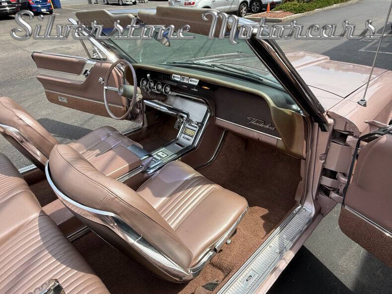 1964 Ford Thunderbird
