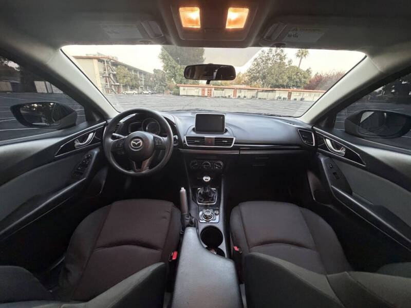 2016 Mazda MAZDA3 i Sport