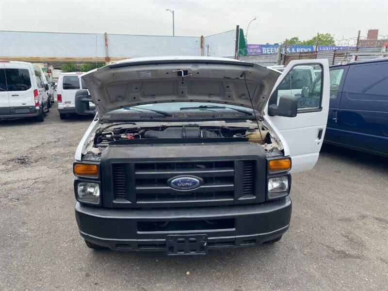 2013 Ford E-Series E-350 SD