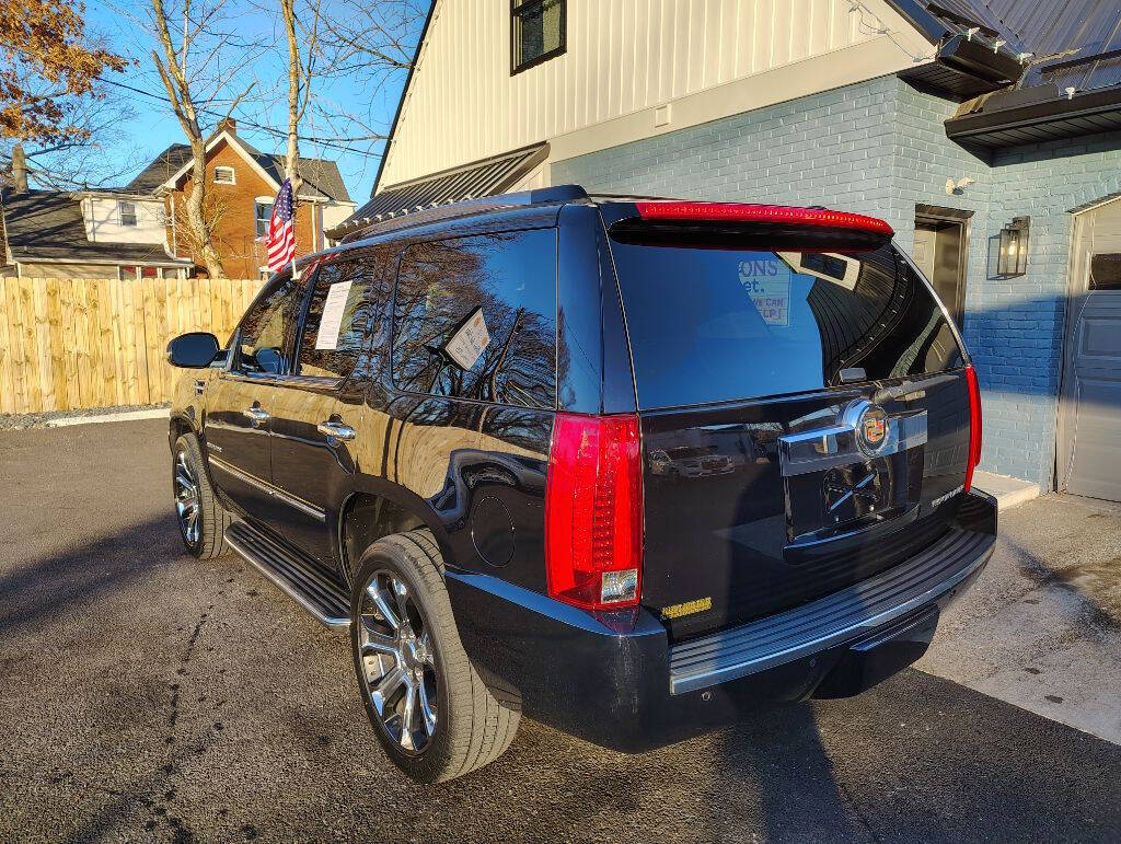 2014 Cadillac Escalade for sale at Michael Johnson @ Allens Auto Sales Hopkinsville in Hopkinsville, KY