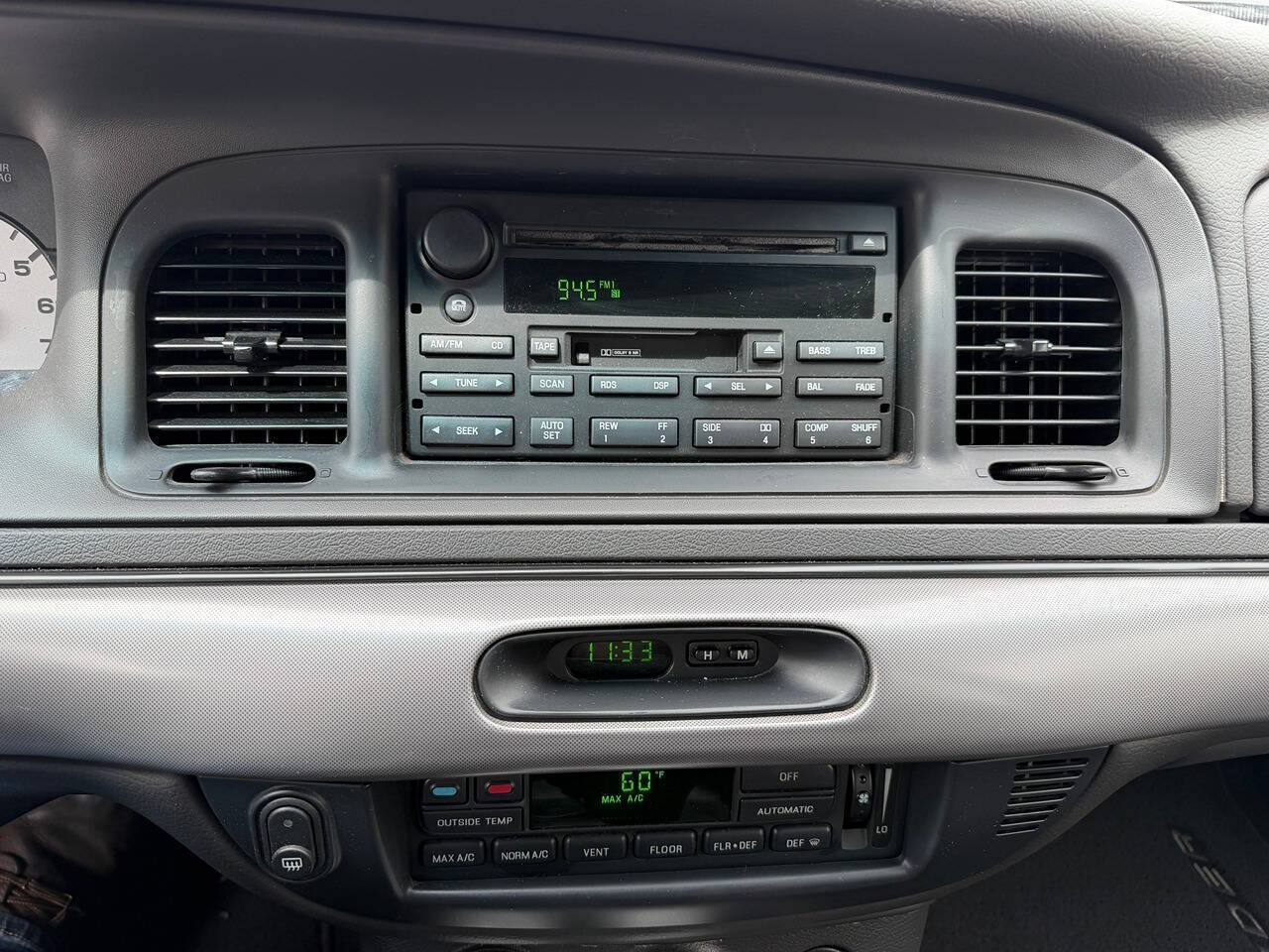 2003 Mercury Marauder 9