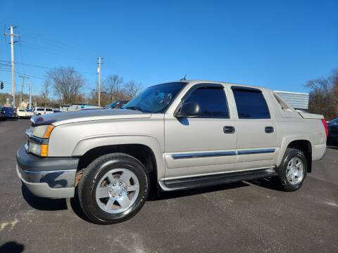2004 Chevrolet Avalanche for sale at COLONIAL AUTO SALES in North Lima OH