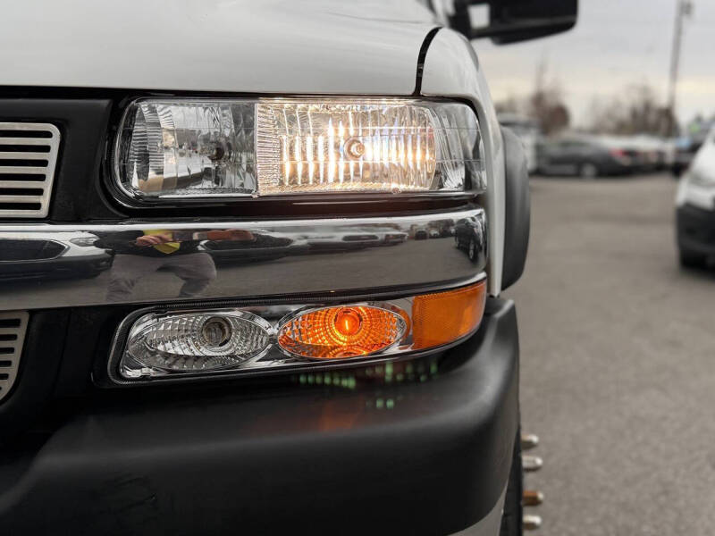 2002 Chevrolet Silverado 3500 LS