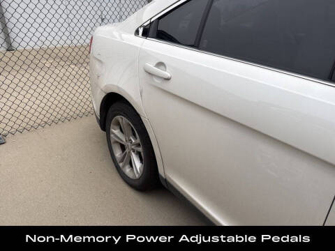 2015 Ford Taurus SEL