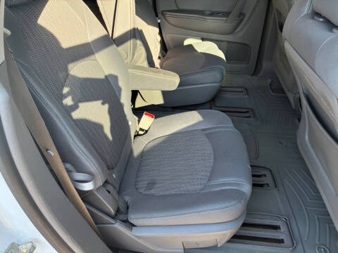 2017 Chevrolet Traverse LT