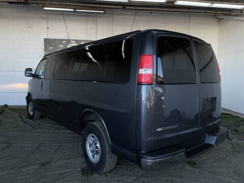 2017 Chevrolet Express LT 3500