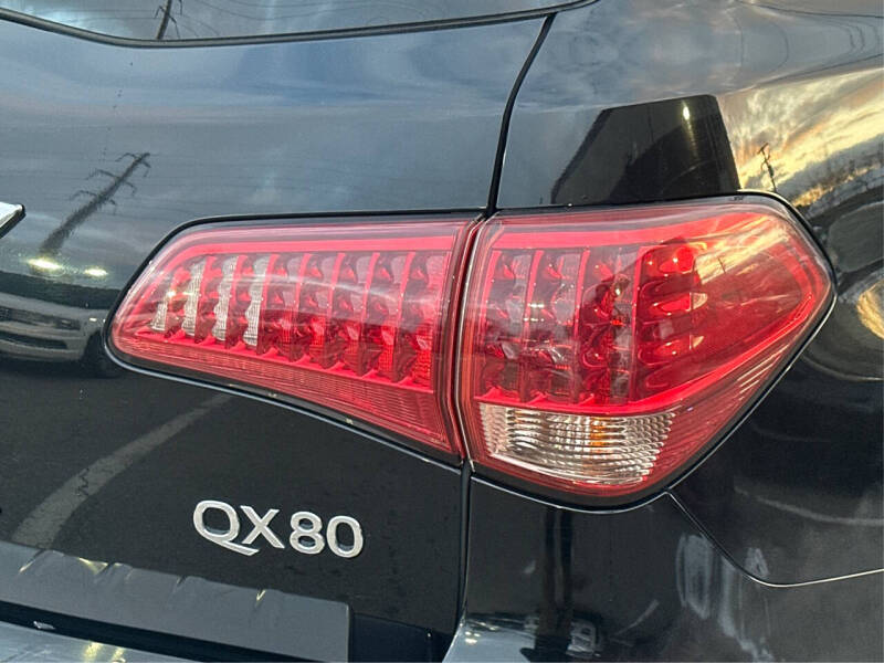 2017 INFINITI QX80 Base photo 28