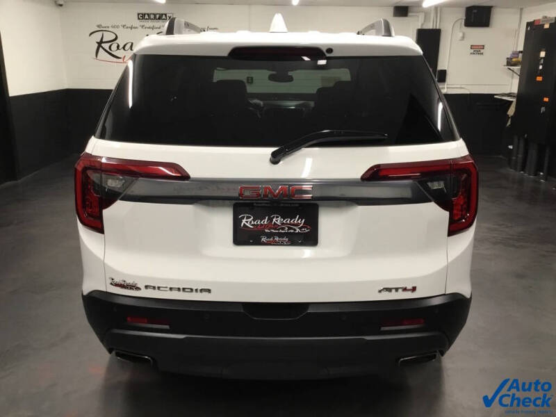 2022 GMC Acadia AT4