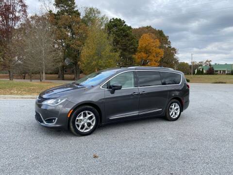 2018 Chrysler Pacifica for sale at GTO United Auto Sales LLC in Lawrenceville GA