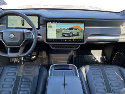 2025 Rivian R1S