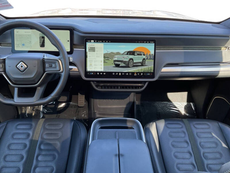 2025 Rivian R1S