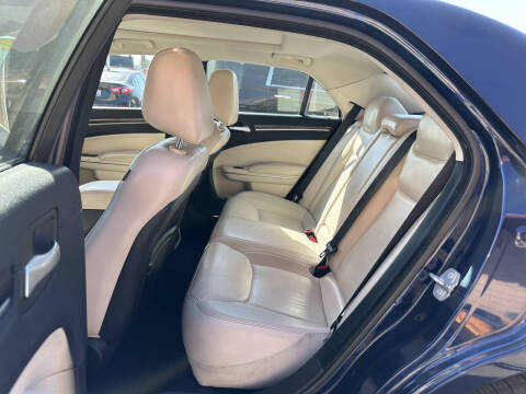 2017 Chrysler 300 Limited