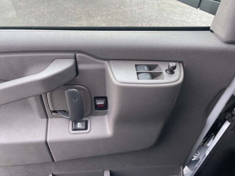 2025 Chevrolet Express 2500