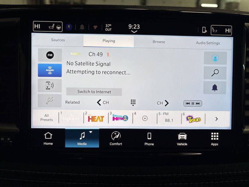 2026 Chrysler Pacifica Select