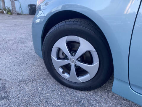 2014 Toyota Prius Three