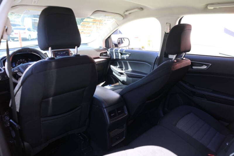 2023 Ford Edge SE