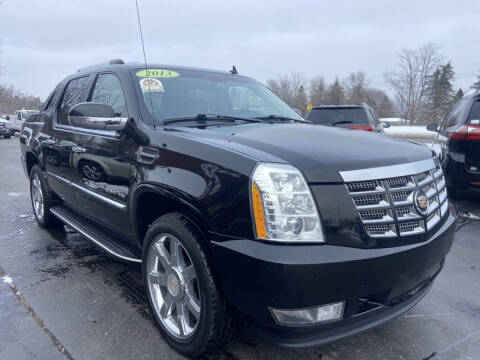 2013 Cadillac Escalade EXT for sale at Newcombs North Certified Auto Sales in Metamora MI