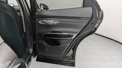 2025 Genesis GV70 2.5T Standard