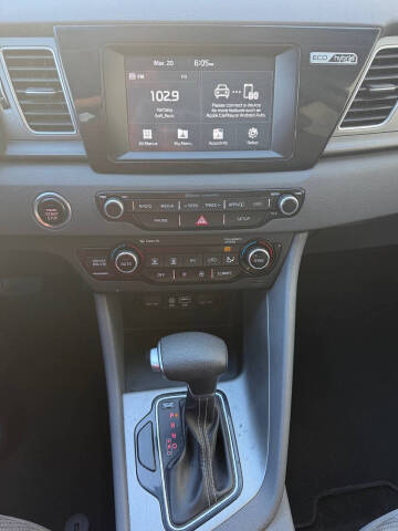 2017 Kia Niro LX