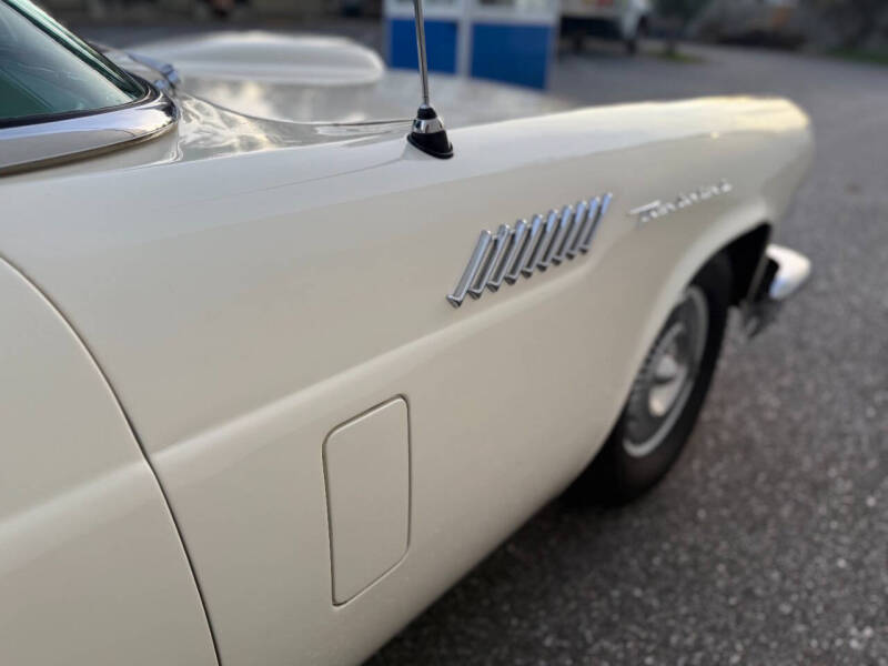 1957 Ford Thunderbird