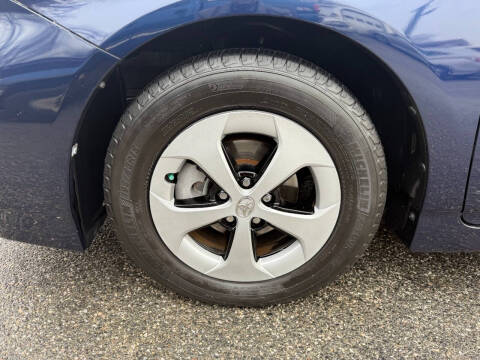 2014 Toyota Prius Five