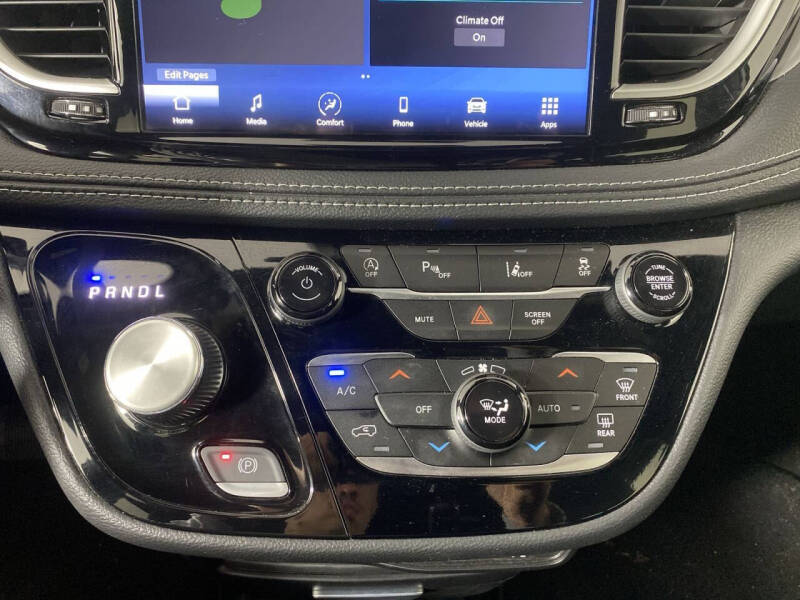 2024 Chrysler Pacifica Touring