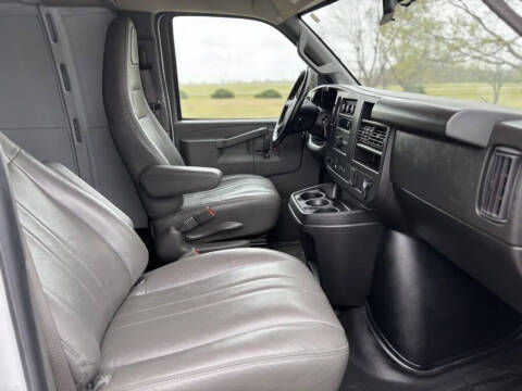 2023 Chevrolet Express 2500