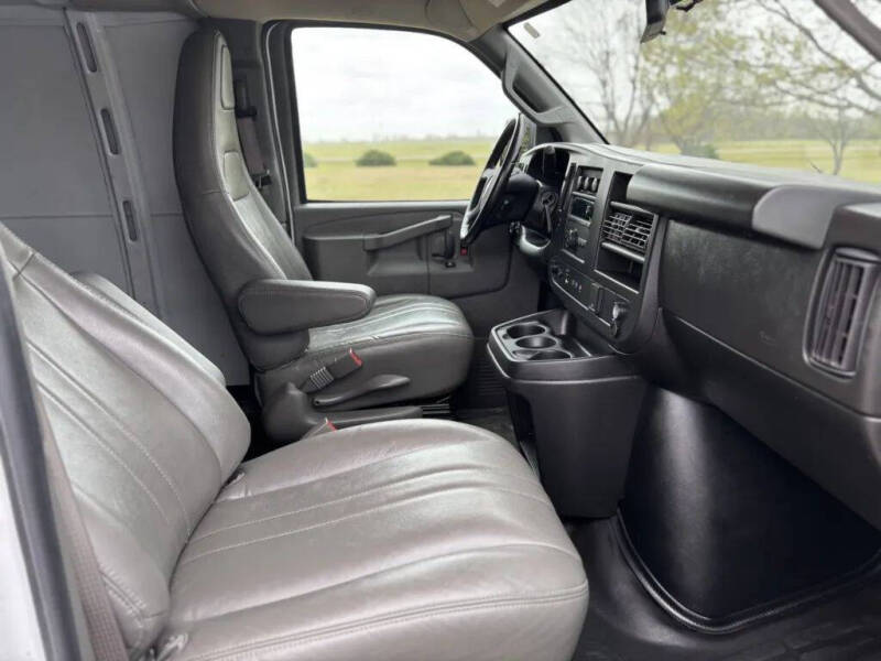 2023 Chevrolet Express 2500