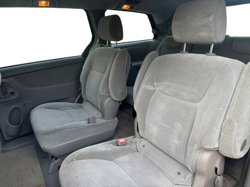 2007 Toyota Sienna CE 7-Passenger
