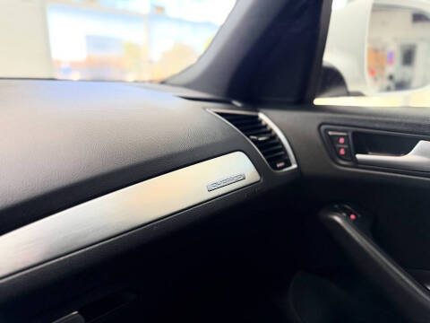 2012 Audi Q5 3.2 quattro Premium Plus