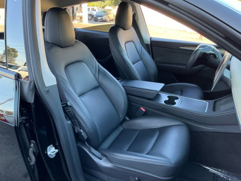 2023 Tesla Model Y Performance