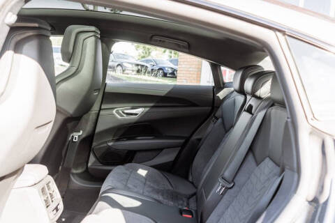 2022 Audi e-tron GT quattro Premium Plus