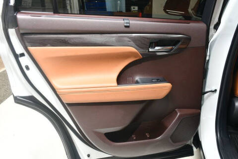 2022 Toyota Highlander Platinum