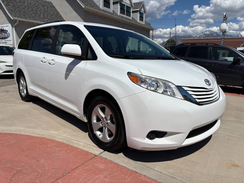 2017 Toyota Sienna LE 8-Passenger