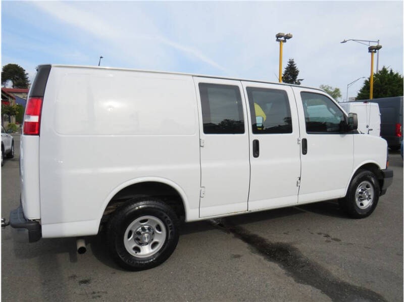 2017 Chevrolet Express 2500