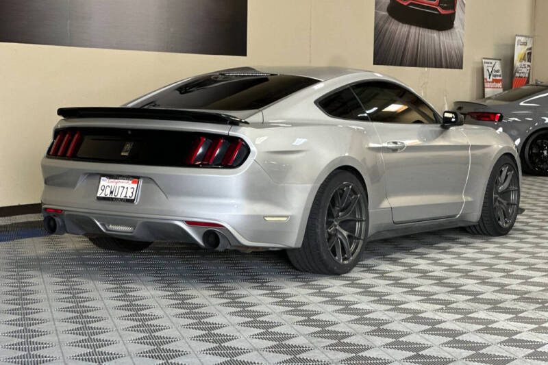 2016 Ford Mustang V6